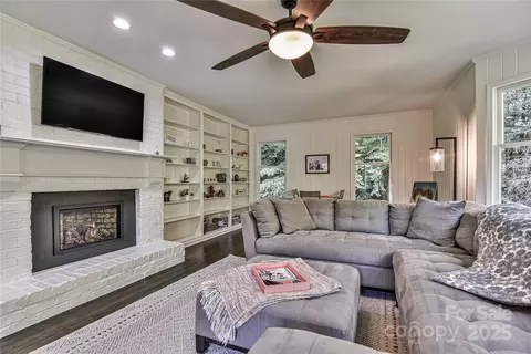 1 Wallington Ct, Flat Rock, NC 28731 photo 5