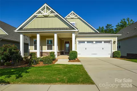 8122 Bretton Woods Dr, Charlotte, NC 28227
