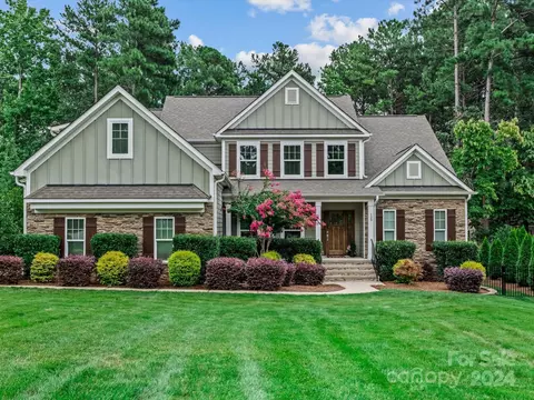 129 Trent Pines Dr, Mooresville, NC 28117