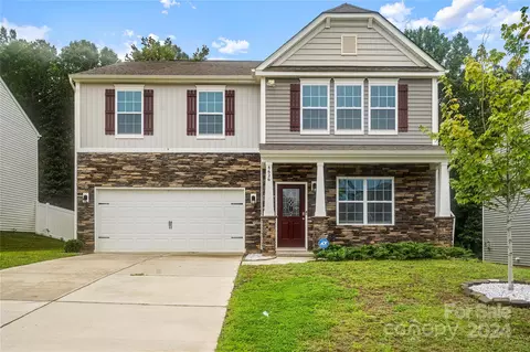 8626 Hunters Knoll Ln, Charlotte, NC 28215