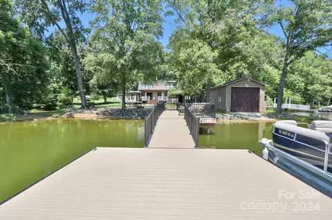 1186 Riverwood Dr, Lexington, NC 27292