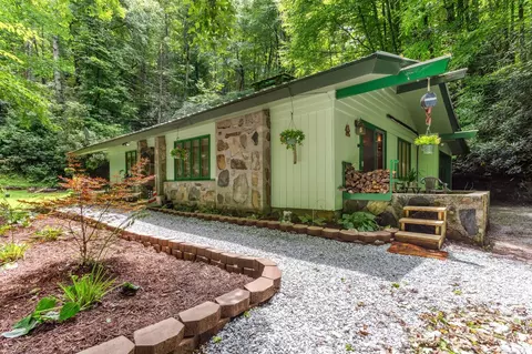 11460 Greenville Hwy, Cedar Mountain, NC 28718