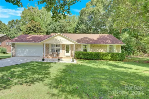184 Autumn Leaf Rd, Troutman, NC 28166