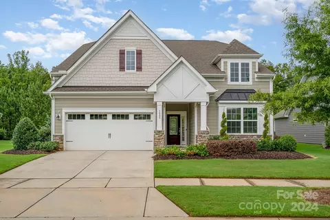 3008 Arches Bluff Cir, Lancaster, SC 29720