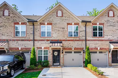 819 Silver Leaf Dr, Winston Salem, NC 27103