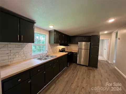 2038 Jay Clark Rd, Morganton, NC 28655 photo 4