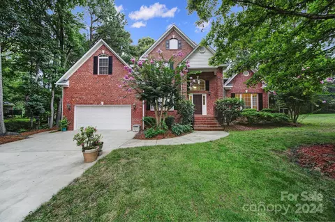 705 Pierce Ct, Rock Hill, SC 29730