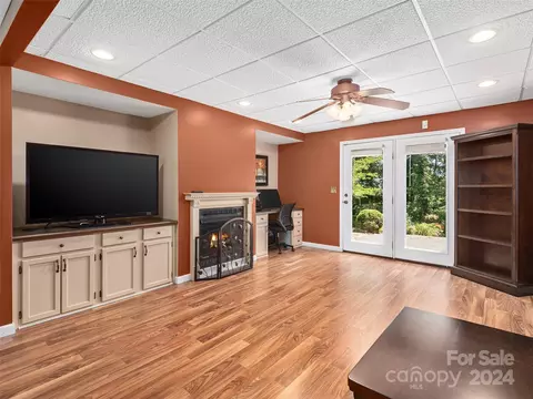 584 Oak Ridge Dr, Clyde, NC 28721 photo 24