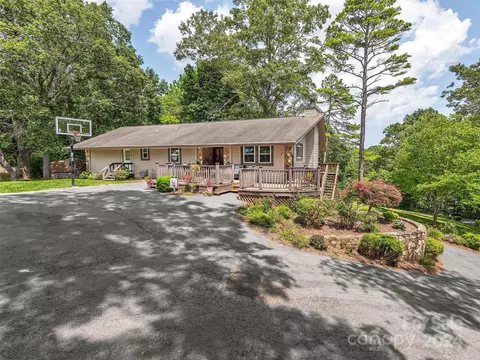 584 Oak Ridge Dr, Clyde, NC 28721 photo 5