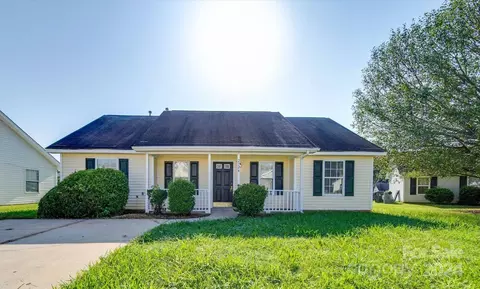 2328 Button Bush Ct, Charlotte, NC 28216