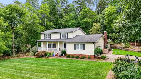 5389 Valley Run St, Hickory, NC 28601