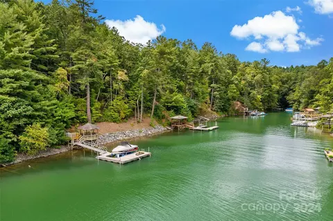 1837 Southpointe Dr, Morganton, NC 28655
