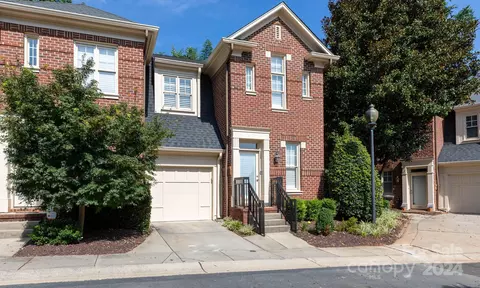 885 Park Slope Dr, Charlotte, NC 28209