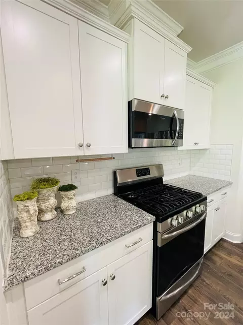 Kitchen - 771 Altamonte Dr, Clover, SC 29710 photo 3 of 4