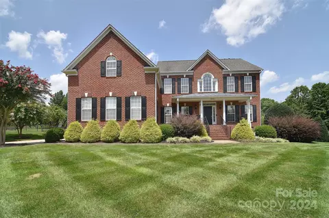 8341 Carly W Ln W, Mint Hill, NC 28227