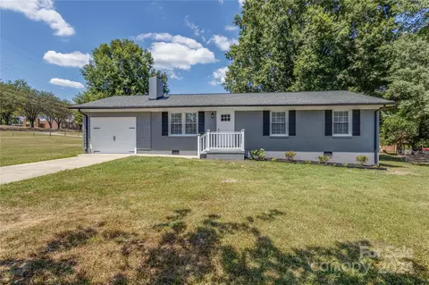 101 Chadwick Ct, Bessemer City, NC 28016
