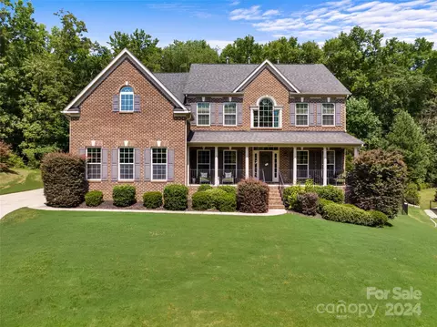 635 Sugarberry Ct, Fort Mill, SC 29715