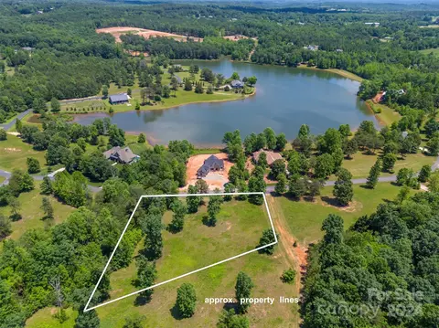 Mapleton Lane, Columbus, NC 28722