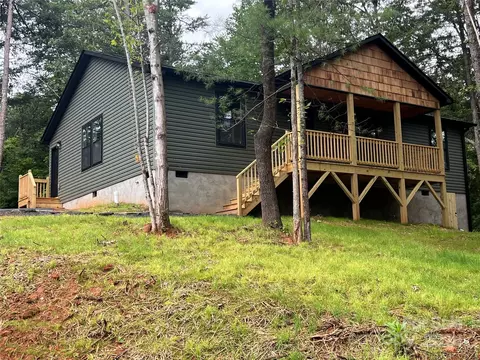 404 Day Lily Dr, Leicester, NC 28748