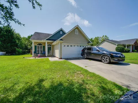 2605 Parkwest Dr, Albemarle, NC 28001