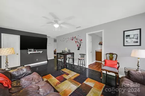 507 Burroughs St, Charlotte, NC 28213