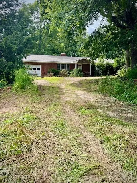 889 Mid Allen Rd, Hendersonville, NC 28792