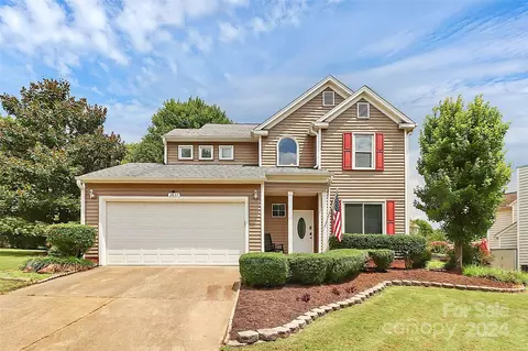 2837 Huckleberry Hill Dr, Fort Mill, SC 29715