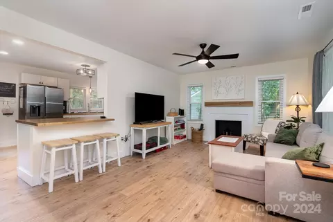 Living - 520 Craig St, Monroe, NC 28112 photo 2 of 2