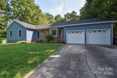 121 Rustic Way Ln, Mooresville, NC 28117