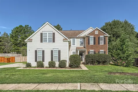 8129 Laurel Run Dr, Charlotte, NC 28269