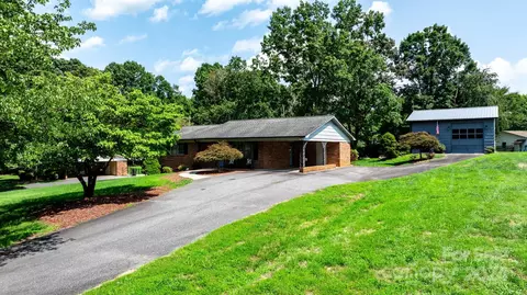 82 Jason Ln, Hiddenite, NC 28636