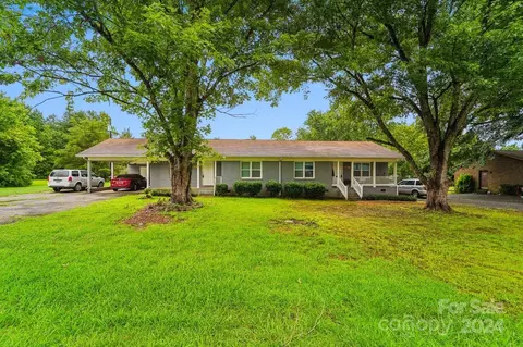 302 Taylor Rd, Stanley, NC 28164