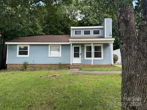 2203 Lisa Carole Dr, Charlotte, NC 28214