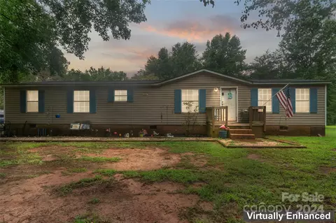 315 Red Rose Ln, Mooresville, NC 28115