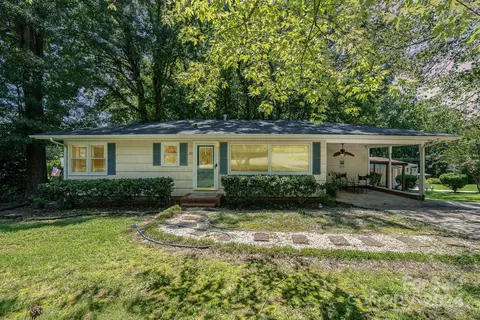 701 Forest Dr, Gastonia, NC 28054