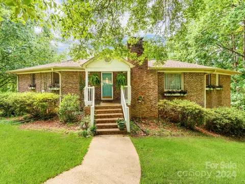 Exterior - 2316 Lake Rd, Ridgeway, SC 29130 photo 2 of 11