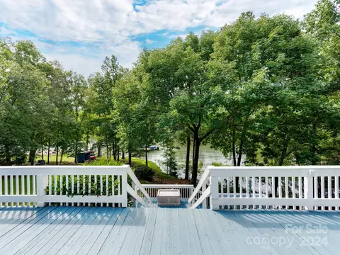 Exterior - 2316 Lake Rd, Ridgeway, SC 29130 photo 9 of 11