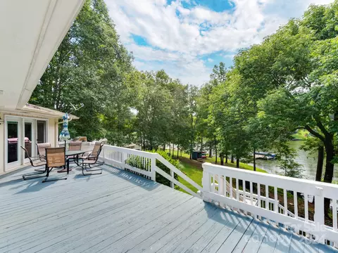 Exterior - 2316 Lake Rd, Ridgeway, SC 29130 photo 8 of 11