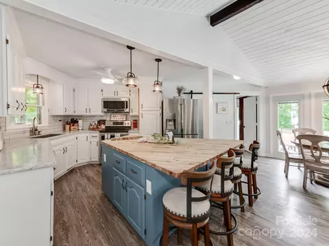 Kitchen - 2316 Lake Rd, Ridgeway, SC 29130 photo 2 of 5