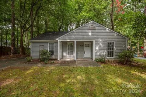 7417 Cross Tie Ct, Mint Hill, NC 28227
