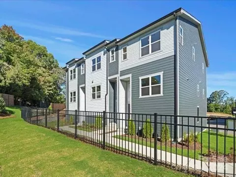 8009 Elevate Ct, Charlotte, NC 28205 photo 2