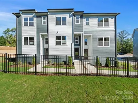 8009 Elevate Ct, Charlotte, NC 28205