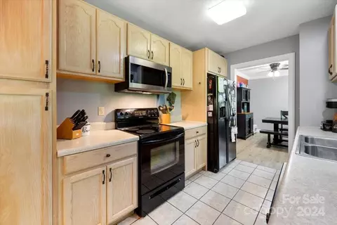 16 Crossing Ln, Sylva, NC 28779 photo 12