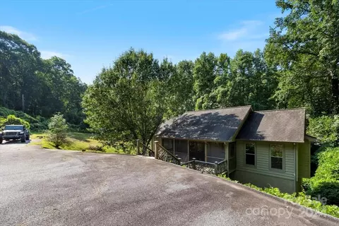 16 Crossing Ln, Sylva, NC 28779 photo 2