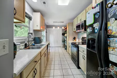 16 Crossing Ln, Sylva, NC 28779 photo 11