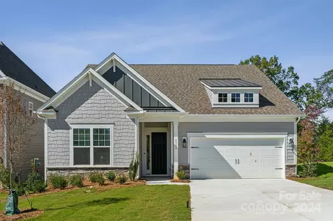 4042 Caymen Bay Ct, Tega Cay, SC 29708