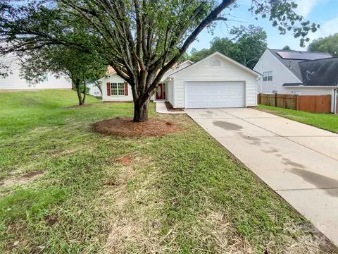105 Leafmore Ct, Waxhaw, NC 28173