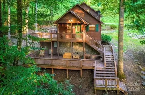 201 Mountaineer Rd, Whittier, NC 28789