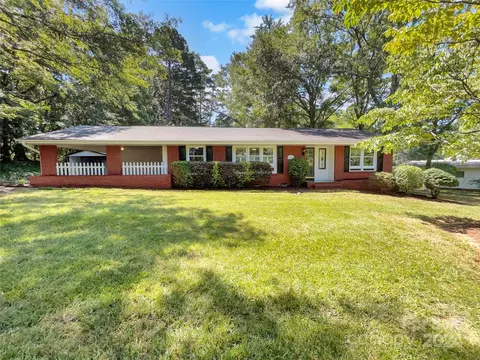 1846 Westbrook Cir, Gastonia, NC 28052