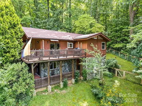 44 Hodges Dr, Waynesville, NC 28786